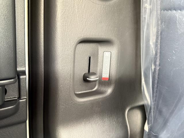 ハイエースバン スーパーＧＬ　ダークプライムＩＩ　ノーマルカー・デュアルパワースライドドア・両側固定リアサイドガラス・パノラミックビューモニター・デジタルインナーミラー・アクセサリーコンセント（54枚目）