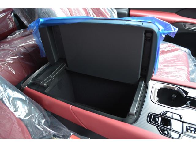 コンソールボックス内の収納スペースになります！