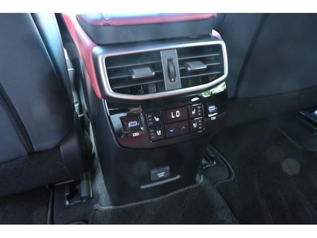 ２列目のエアコンを操作していただけます！