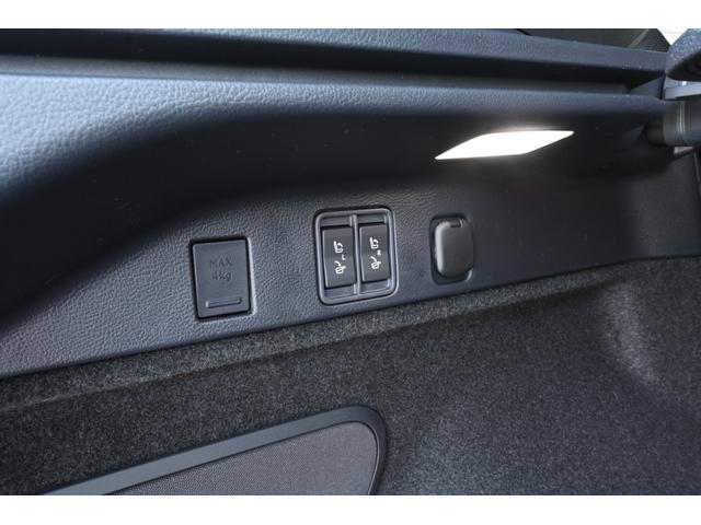 ２列目を電動で収納していただけます！