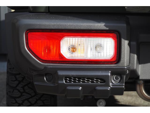 ジムニーノマド ＦＣ　ＦＣ（４名）・ＺＥＵＳエアロフロントバンパーガード・リアバンパーガード・ボンネットプロテクター・フロントグリル・リアウイング・マフラーカッター・１６インチアルミホイール・シートヒーター（24枚目）