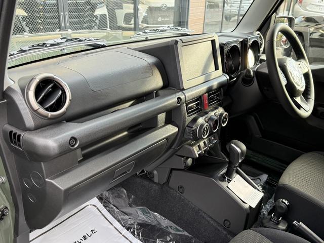 ジムニーノマド ＦＣ　ＦＣ（４名）・ＺＥＵＳエアロフロントバンパーガード・リアバンパーガード・ボンネットプロテクター・フロントグリル・リアウイング・マフラーカッター・１６インチアルミホイール・シートヒーター（28枚目）