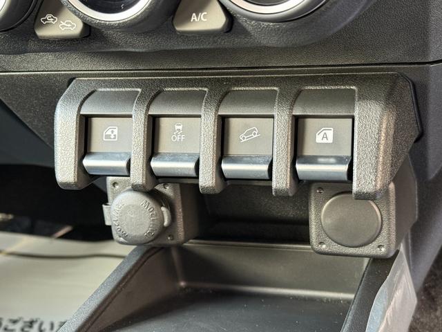 ジムニーノマド ＦＣ　ＦＣ（４名）・ＺＥＵＳエアロフロントバンパーガード・リアバンパーガード・ボンネットプロテクター・フロントグリル・リアウイング・マフラーカッター・１６インチアルミホイール・シートヒーター（35枚目）