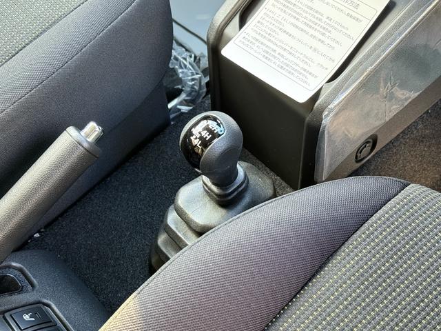 ジムニーノマド ＦＣ　ＦＣ（４名）・ＺＥＵＳエアロフロントバンパーガード・リアバンパーガード・ボンネットプロテクター・フロントグリル・リアウイング・マフラーカッター・１６インチアルミホイール・シートヒーター（37枚目）