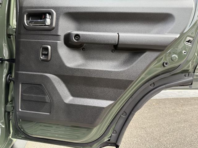 ジムニーノマド ＦＣ　ＦＣ（４名）・ＺＥＵＳエアロフロントバンパーガード・リアバンパーガード・ボンネットプロテクター・フロントグリル・リアウイング・マフラーカッター・１６インチアルミホイール・シートヒーター（51枚目）