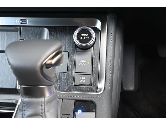 GX GX550 バージョンL ZEUSエアロ(F/R)・フェンダーダクト・カーボン調ピラーパネル・リアゲートスポイラー・20インチAW・4本出しマフラー・デジタルインナーミラー・マークレビンソン・パノラマルーフ・デジタルキー(33枚目)