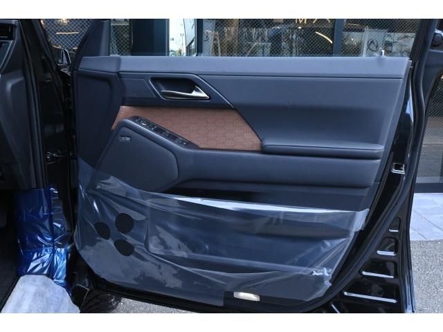 GX GX550 バージョンL ZEUSエアロ(F/R)・フェンダーダクト・カーボン調ピラーパネル・リアゲートスポイラー・20インチAW・4本出しマフラー・デジタルインナーミラー・マークレビンソン・パノラマルーフ・デジタルキー(42枚目)