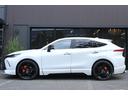 ハリアーハイブリッド Z レザーパッケージ・ナイトシェード ZEUSエアロ(F/S/R)・フロントグリル・ドアミラーカバー・カーボン調ピラーパネル・リアゲートスポイラー・2本出しマフラーカッター・22インチAW・ダウンサス・パノラマルーフ・スペアタイヤ・ITS(5枚目)