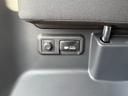 ラゲッジスペースにもアクセサリーコンセントが装備されております!