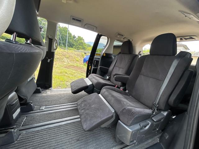 エスティマ アエラス 両側電動スライドドア/ナビ/テレビ/ETC/バックカメラ/後席モニター/CD/DVD/3列シート/スマートキー/キーレスエントリー/盗難防止システム/アルミホイール/修復歴無し(20枚目)