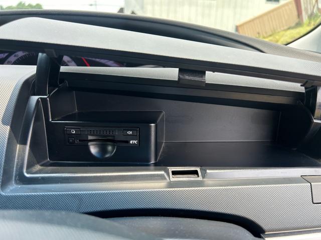 エスティマ アエラス 両側電動スライドドア/ナビ/テレビ/ETC/バックカメラ/後席モニター/CD/DVD/3列シート/スマートキー/キーレスエントリー/盗難防止システム/アルミホイール/修復歴無し(32枚目)