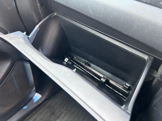 エスティマ アエラス 両側電動スライドドア/ナビ/テレビ/ETC/バックカメラ/後席モニター/CD/DVD/3列シート/スマートキー/キーレスエントリー/盗難防止システム/アルミホイール/修復歴無し(38枚目)