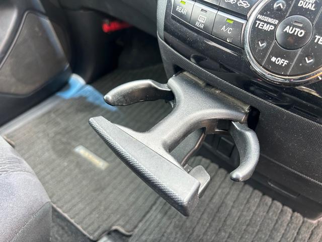 エスティマ アエラス 両側電動スライドドア/ナビ/テレビ/ETC/バックカメラ/後席モニター/CD/DVD/3列シート/スマートキー/キーレスエントリー/盗難防止システム/アルミホイール/修復歴無し(41枚目)