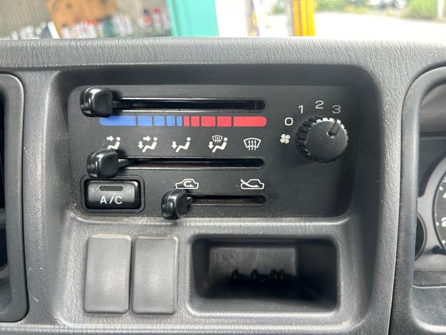 サンバートラック TB 三方開/エアコン/パワステ/クラッチ盤新品/修復歴無し(21枚目)