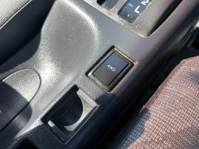 キャリイトラック KC エアコン・パワステ 3方開 4WD 切替式4WD/オートマチック/タイミングチェーン(24枚目)