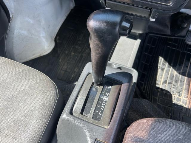 キャリイトラック KC エアコン・パワステ 3方開 4WD 切替式4WD/オートマチック/タイミングチェーン(26枚目)