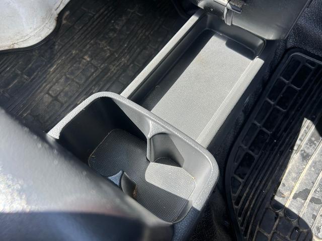 キャリイトラック KC エアコン・パワステ 3方開 4WD 切替式4WD/オートマチック/タイミングチェーン(27枚目)