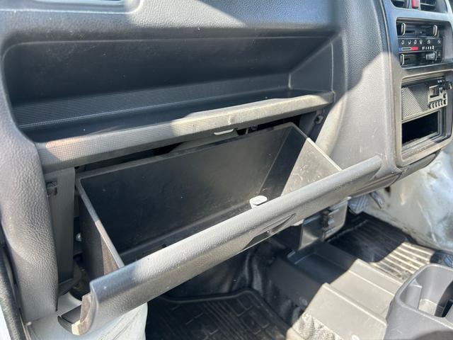 キャリイトラック KC エアコン・パワステ 3方開 4WD 切替式4WD/オートマチック/タイミングチェーン(32枚目)