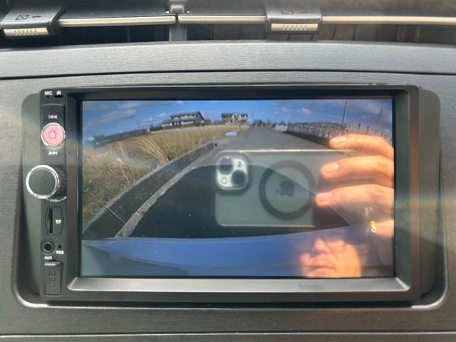 プリウス Ｓ　ローダウン／スマートキー／バックカメラ／社外アルミ／ディスプレイオーディオ／ｃａｒｐｌａｙ／Ｂｌｕｅｔｏｏｔｈ／プッシュスタート／ＥＴＣ車載器／ＬＥＤフォグランプ（13枚目）