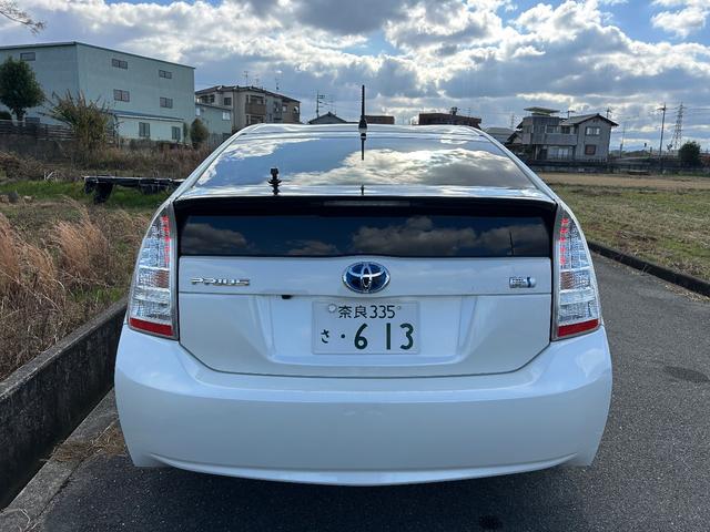 プリウス Ｓ　ローダウン／スマートキー／バックカメラ／社外アルミ／ディスプレイオーディオ／ｃａｒｐｌａｙ／Ｂｌｕｅｔｏｏｔｈ／プッシュスタート／ＥＴＣ車載器／ＬＥＤフォグランプ（27枚目）