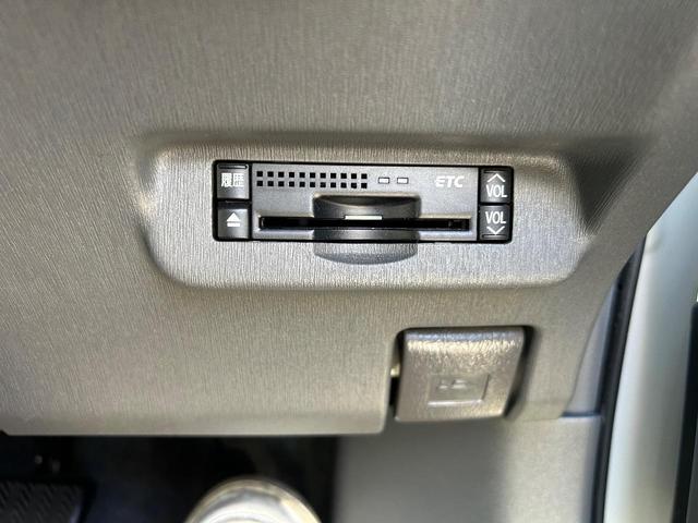 プリウス Ｓ　ローダウン／スマートキー／バックカメラ／社外アルミ／ディスプレイオーディオ／ｃａｒｐｌａｙ／Ｂｌｕｅｔｏｏｔｈ／プッシュスタート／ＥＴＣ車載器／ＬＥＤフォグランプ（37枚目）
