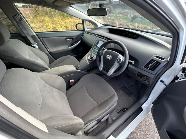 プリウス Ｓ　ローダウン／スマートキー／バックカメラ／社外アルミ／ディスプレイオーディオ／ｃａｒｐｌａｙ／Ｂｌｕｅｔｏｏｔｈ／プッシュスタート／ＥＴＣ車載器／ＬＥＤフォグランプ（42枚目）