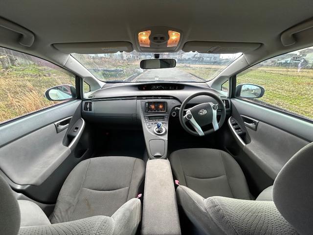 プリウス Ｓ　ローダウン／スマートキー／バックカメラ／社外アルミ／ディスプレイオーディオ／ｃａｒｐｌａｙ／Ｂｌｕｅｔｏｏｔｈ／プッシュスタート／ＥＴＣ車載器／ＬＥＤフォグランプ（46枚目）