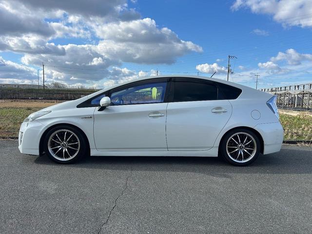 プリウス Ｓ　ローダウン／スマートキー／バックカメラ／社外アルミ／ディスプレイオーディオ／ｃａｒｐｌａｙ／Ｂｌｕｅｔｏｏｔｈ／プッシュスタート／ＥＴＣ車載器／ＬＥＤフォグランプ（48枚目）