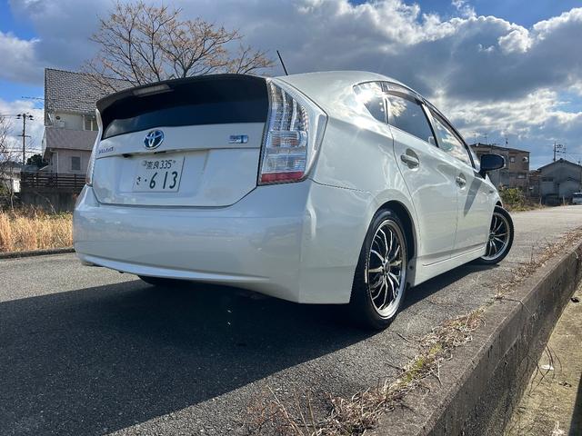 プリウス Ｓ　ローダウン／スマートキー／バックカメラ／社外アルミ／ディスプレイオーディオ／ｃａｒｐｌａｙ／Ｂｌｕｅｔｏｏｔｈ／プッシュスタート／ＥＴＣ車載器／ＬＥＤフォグランプ（50枚目）