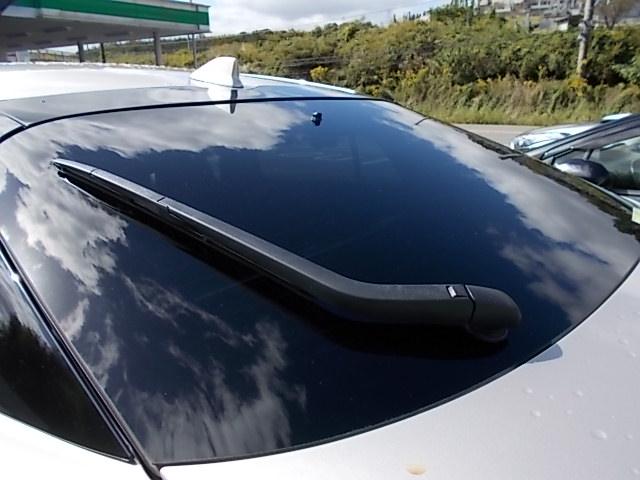 プリウス Ｓセーフティプラス　クルコン・踏み間違え防止装置・車線逸脱警報・先進ライト・ＤＶＤ再生・フルセグ・ＴＣナビ・ドライブレコーダー・純正アルミ・ＬＥＤヘッドライト・バックモニター・スマートキー・ワンオーナー（51枚目）