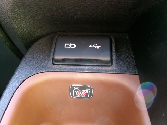 シエンタ Ｚ　ＴＳＳ　ＩＣＳ　ＴＣナビ　両側電動スライドドア　７人乗り（20枚目）