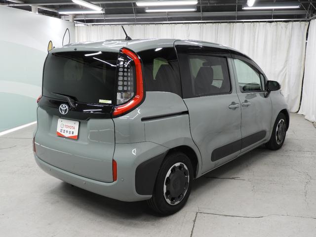 シエンタ Ｚ　ＴＳＳ　ＩＣＳ　ＴＣナビ　両側電動スライドドア　７人乗り（30枚目）