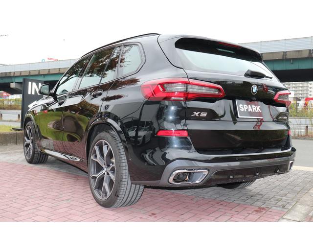 ｘＤｒｉｖｅ　３５ｄ　Ｍスポーツ　ドライビングダイナミクスＰＫＧ／パノラマサンルーフ／ＯＰ２１インチＡＷ／エアサス／ヘッドアップディスプレイ／アンビエントライト／パワーリアゲート／フルセグ／ウッドパネル(9枚目)