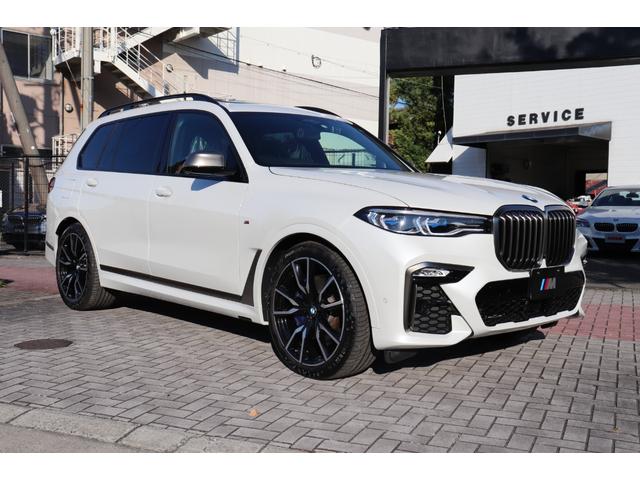 Ｘ７ Ｍ５０ｉ　ウェルネスＰＫＧ／スカイラウンジＳＲ／ステアリングヒーター／ベンチレーション＆マッサージ付きＦシート／エアサス／５ゾーンエアコン／純正ＯＰ２２インチＡＷ／レーザーライト（5枚目）