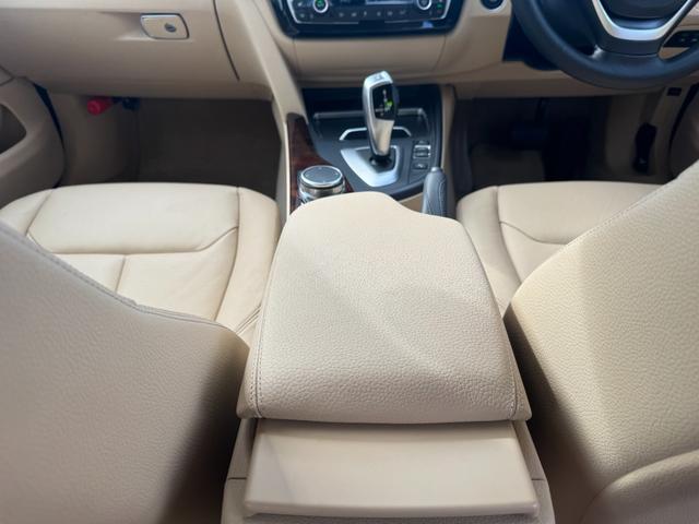 4シリーズ 420iグランクーペ ラグジュアリー シートヒーター/アンビエントライト/Bluetooth・USBオーディオ/アクティブクルーズコントロール/オートトランク/クリアランスソナー/オートライト・レインセンサー//ベージュレザー(53枚目)