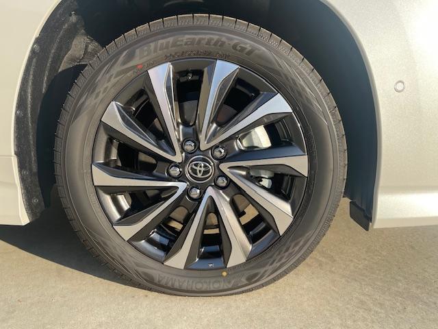 ヴォクシー ハイブリッドＳ－Ｚ　登録済未使用車／年次改モデル／ユニバーサルＳ／Ｄミラー／１３．２型有機ＥＬ後席モニタ／ＨＵＤ／ＩＴＳ／トヨタチームメイト／快適便利ＰＫＧ／ＣＤ・ＤＶＤ／フロアマットＤＸ／寒冷地仕様／ＬＥＤヘッドランプ（17枚目）