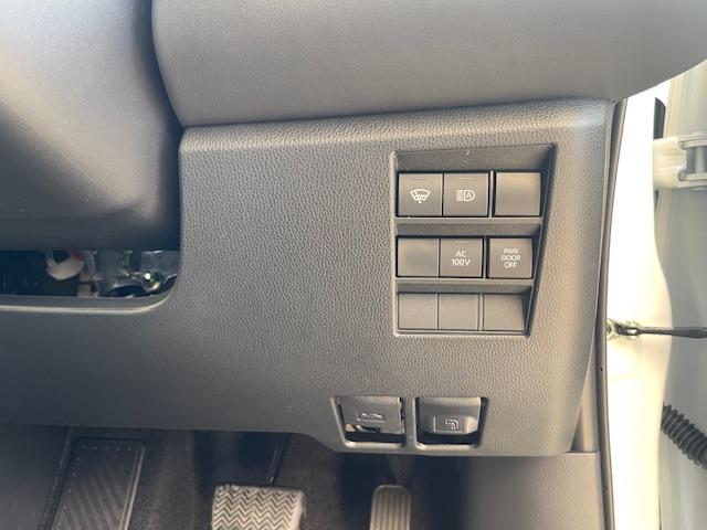 ヴォクシー ハイブリッドＳ－Ｚ　登録済未使用車／年次改モデル／ユニバーサルＳ／Ｄミラー／１３．２型有機ＥＬ後席モニタ／ＨＵＤ／ＩＴＳ／トヨタチームメイト／快適便利ＰＫＧ／ＣＤ・ＤＶＤ／フロアマットＤＸ／寒冷地仕様／ＬＥＤヘッドランプ（20枚目）