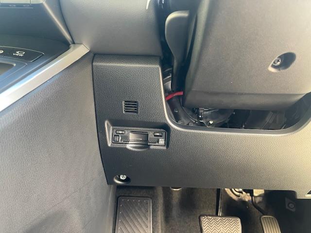 ヴォクシー ハイブリッドＳ－Ｚ　登録済未使用車／年次改モデル／ユニバーサルＳ／Ｄミラー／１３．２型有機ＥＬ後席モニタ／ＨＵＤ／ＩＴＳ／トヨタチームメイト／快適便利ＰＫＧ／ＣＤ・ＤＶＤ／フロアマットＤＸ／寒冷地仕様／ＬＥＤヘッドランプ（21枚目）