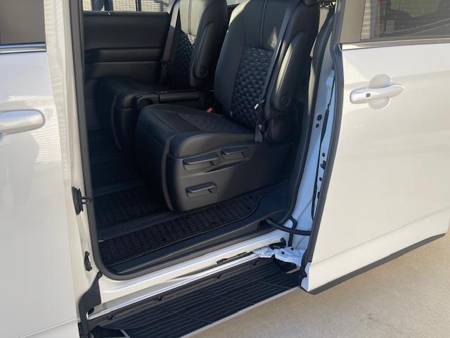 ヴォクシー ハイブリッドＳ－Ｚ　登録済未使用車／年次改モデル／ユニバーサルＳ／Ｄミラー／１３．２型有機ＥＬ後席モニタ／ＨＵＤ／ＩＴＳ／トヨタチームメイト／快適便利ＰＫＧ／ＣＤ・ＤＶＤ／フロアマットＤＸ／寒冷地仕様／ＬＥＤヘッドランプ（33枚目）