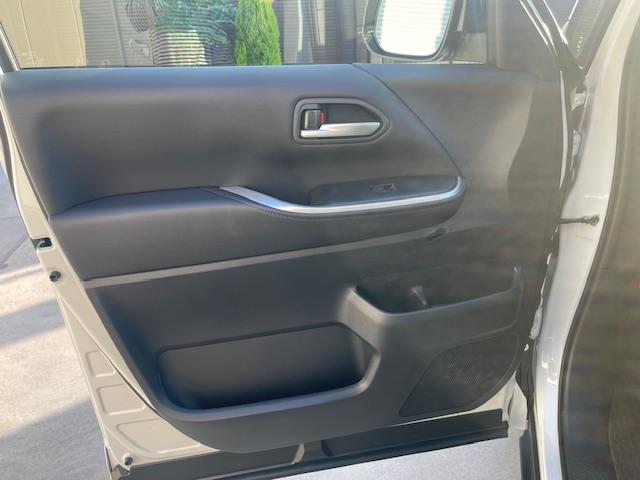 ヴォクシー ハイブリッドＳ－Ｚ　登録済未使用車／年次改モデル／ユニバーサルＳ／Ｄミラー／１３．２型有機ＥＬ後席モニタ／ＨＵＤ／ＩＴＳ／トヨタチームメイト／快適便利ＰＫＧ／ＣＤ・ＤＶＤ／フロアマットＤＸ／寒冷地仕様／ＬＥＤヘッドランプ（40枚目）