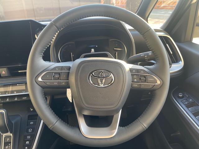 ヴォクシー ハイブリッドＳ－Ｚ　登録済未使用車／年次改モデル／ユニバーサルＳ／Ｄミラー／１３．２型有機ＥＬ後席モニタ／ＨＵＤ／ＩＴＳ／トヨタチームメイト／快適便利ＰＫＧ／ＣＤ・ＤＶＤ／フロアマットＤＸ／寒冷地仕様／ＬＥＤヘッドランプ（44枚目）