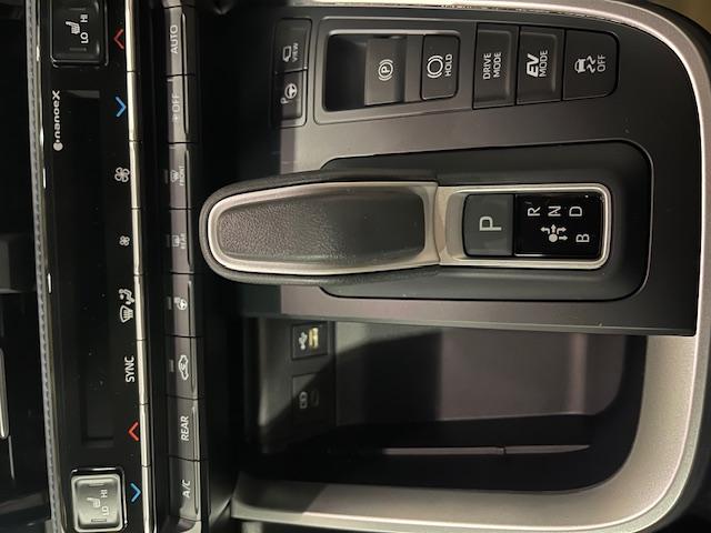 ヴォクシー ハイブリッドＳ－Ｚ　登録済未使用車／年次改モデル／ユニバーサルＳ／Ｄミラー／１３．２型有機ＥＬ後席モニタ／ＨＵＤ／ＩＴＳ／トヨタチームメイト／快適便利ＰＫＧ／ＣＤ・ＤＶＤ／フロアマットＤＸ／寒冷地仕様／ＬＥＤヘッドランプ（57枚目）