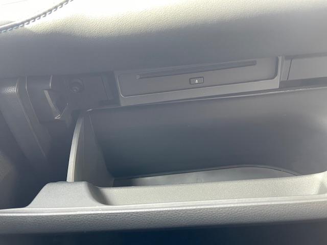 ヴォクシー ハイブリッドＳ－Ｚ　登録済未使用車／年次改モデル／ユニバーサルＳ／Ｄミラー／１３．２型有機ＥＬ後席モニタ／ＨＵＤ／ＩＴＳ／トヨタチームメイト／快適便利ＰＫＧ／ＣＤ・ＤＶＤ／フロアマットＤＸ／寒冷地仕様／ＬＥＤヘッドランプ（61枚目）