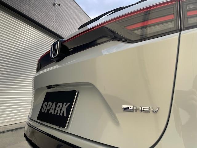 ヴェゼル ｅ：ＨＥＶ　Ｚ・ＰＬａＹパッケージ　登録済未使用車／パノラマルーフ／電動リアゲート／追従クルコン／ステアリングヒーター／ブラインドスポットモニター／ワイヤレス充電／シートヒーター／ステアリングサポート／ＰＤＣ／ＥＴＣ２．０／バックカメラ（16枚目）