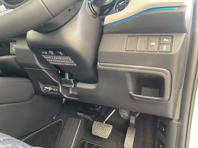 ヴェゼル ｅ：ＨＥＶ　Ｚ・ＰＬａＹパッケージ　登録済未使用車／パノラマルーフ／電動リアゲート／追従クルコン／ステアリングヒーター／ブラインドスポットモニター／ワイヤレス充電／シートヒーター／ステアリングサポート／ＰＤＣ／ＥＴＣ２．０／バックカメラ（25枚目）