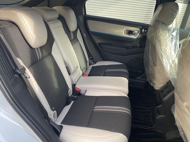 ヴェゼル ｅ：ＨＥＶ　Ｚ・ＰＬａＹパッケージ　登録済未使用車／パノラマルーフ／電動リアゲート／追従クルコン／ステアリングヒーター／ブラインドスポットモニター／ワイヤレス充電／シートヒーター／ステアリングサポート／ＰＤＣ／ＥＴＣ２．０／バックカメラ（31枚目）