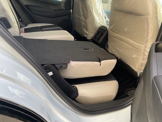 ヴェゼル ｅ：ＨＥＶ　Ｚ・ＰＬａＹパッケージ　登録済未使用車／パノラマルーフ／電動リアゲート／追従クルコン／ステアリングヒーター／ブラインドスポットモニター／ワイヤレス充電／シートヒーター／ステアリングサポート／ＰＤＣ／ＥＴＣ２．０／バックカメラ（35枚目）