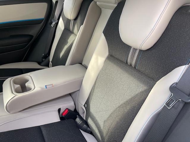 ヴェゼル ｅ：ＨＥＶ　Ｚ・ＰＬａＹパッケージ　登録済未使用車／パノラマルーフ／電動リアゲート／追従クルコン／ステアリングヒーター／ブラインドスポットモニター／ワイヤレス充電／シートヒーター／ステアリングサポート／ＰＤＣ／ＥＴＣ２．０／バックカメラ（44枚目）