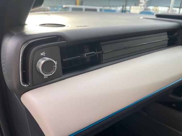 ヴェゼル ｅ：ＨＥＶ　Ｚ・ＰＬａＹパッケージ　登録済未使用車／パノラマルーフ／電動リアゲート／追従クルコン／ステアリングヒーター／ブラインドスポットモニター／ワイヤレス充電／シートヒーター／ステアリングサポート／ＰＤＣ／ＥＴＣ２．０／バックカメラ（53枚目）