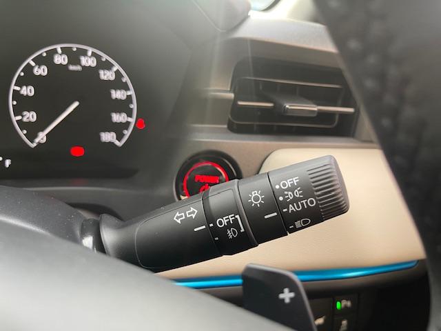 ヴェゼル ｅ：ＨＥＶ　Ｚ・ＰＬａＹパッケージ　登録済未使用車／パノラマルーフ／電動リアゲート／追従クルコン／ステアリングヒーター／ブラインドスポットモニター／ワイヤレス充電／シートヒーター／ステアリングサポート／ＰＤＣ／ＥＴＣ２．０／バックカメラ（61枚目）